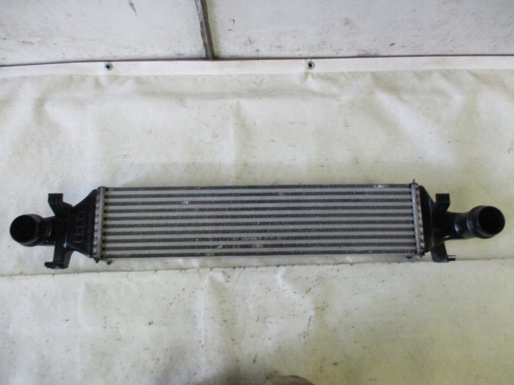 Radiatore / Raffreddatore radiatore intercooler Mercedes B-Klasa W 176 A2465000100