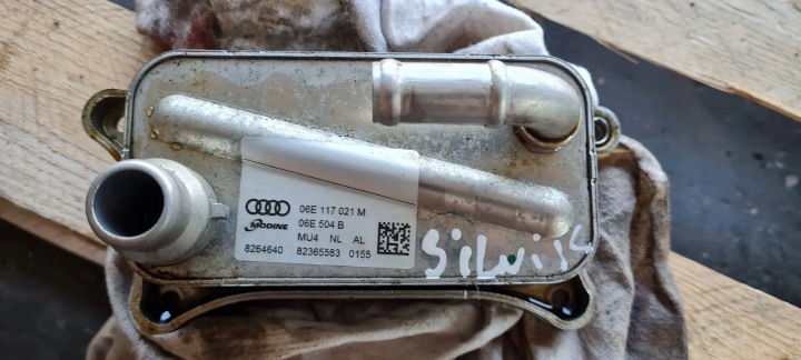 A6 C7 4G LIFT chladic oleje 3.0 TFSI 06E117021M A7 4G