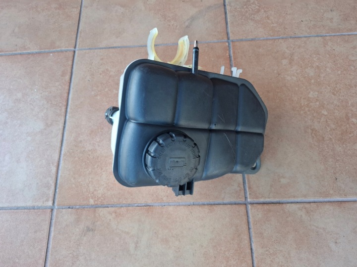 Scheibenwaschbehälter MERCEDES W203 W209