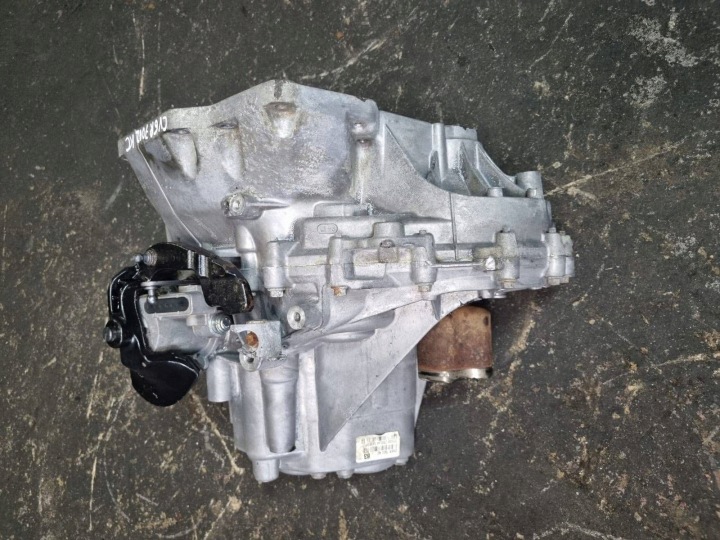 Manualna Getriebe 6 getriebe Ford C-MAX II FOCUS III 1.0ECOBOOST CV6R7002KC #