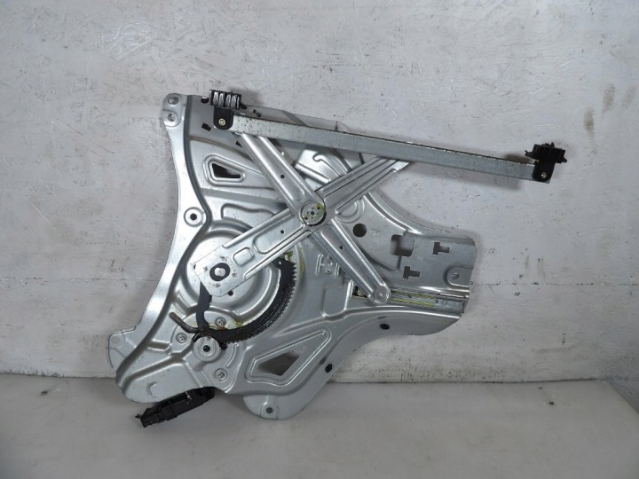 82470-2Y010 mechanism windows left front HYUNDAI IX3