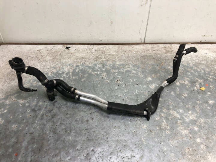 tubo tubo flessibile d’acqua MERCEDES W238 A2135064700