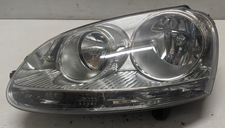 VW GOLF V KOMBI 2.0 TDI 09R far lijevi prednji dio EU