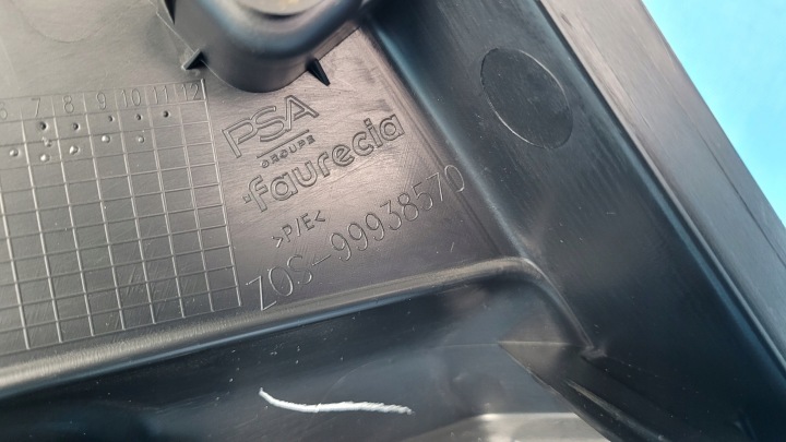 PEUGEOT 308 III P5 1.5D 21r Νόμοι δίπλα στην πόρτα Πίσω 98381613ZD 11