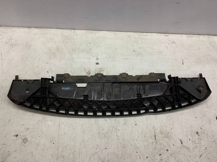 fedél fedél alatt lökhárító alsó 8200501560 RENAULT KANGOO II (2007-2013)
