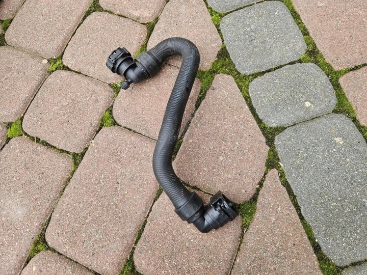 wiring pipe hose of water wodny 1.2 THP Corsa F Opel Mokka B 9824498980