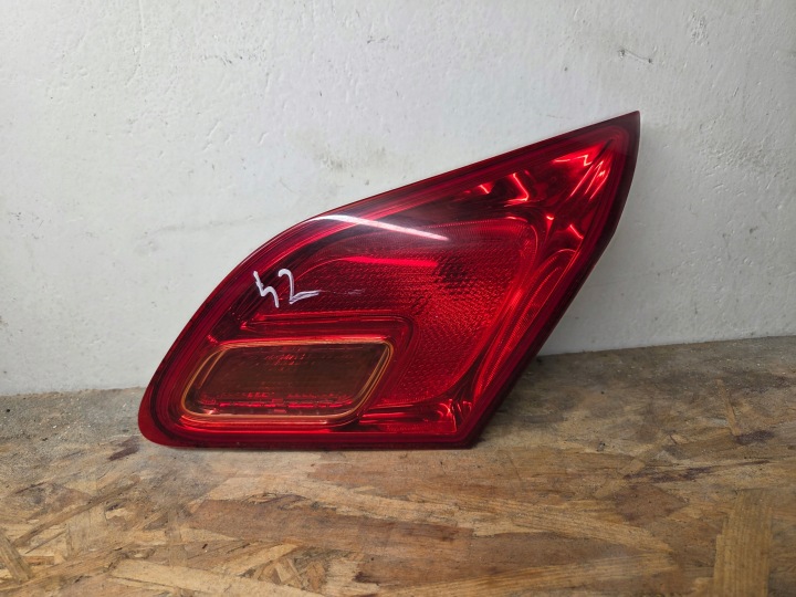 Licht rechts heck rechts hinten für die Heckklappe OPEL ASTRA IV J HB