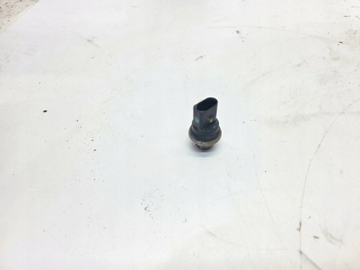 capteur pression déshumidificateur d'air conditionné AUDI A4 B6 7 8E0959126