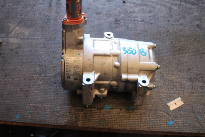 3508. compressor of the air conditioning PEUGEOT 9852108480