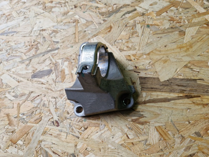 console bearing semi-axes RENAULT ARKANA 1.6 E-TECH 937746410R