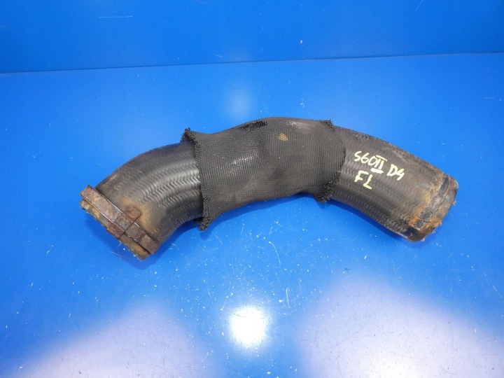 VOLVO S60 II V60 XC60 II XC90 II 2.0 D D4 Schlauch Rohr Schlauch intercooler