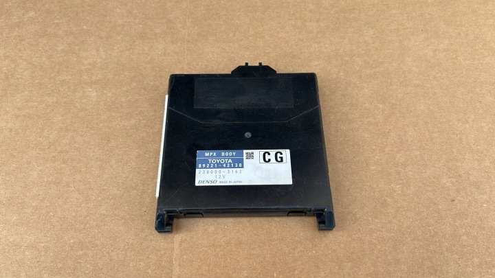 modul řídící jednotka BSI TOYOTA RAV4 V 18