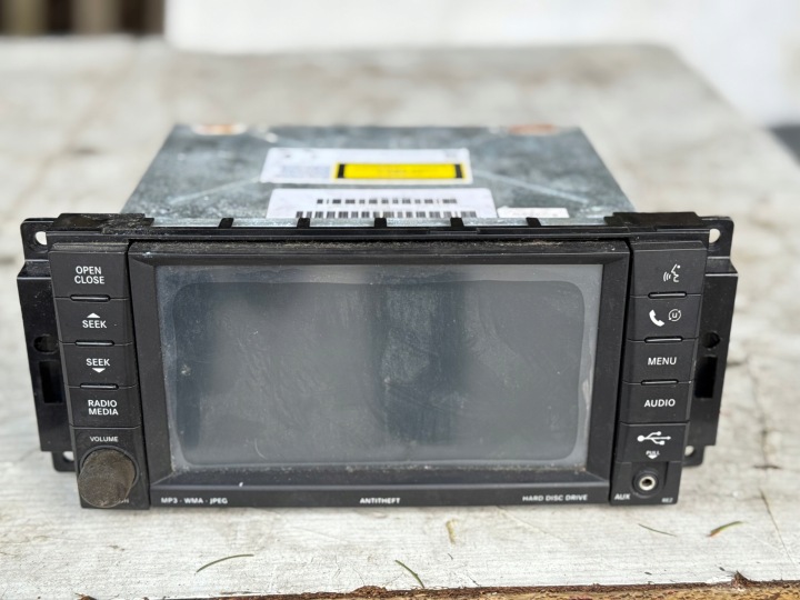 DODGE JOURNEY MONITOR RADIO P05064760AC Chrysler Grand Voyager Écran