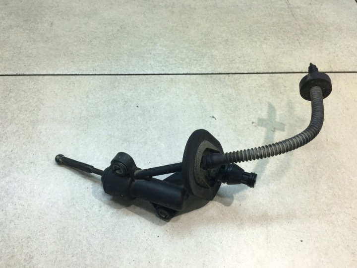 pump of the clutch OPEL CORSA D 1.3 CDTI 55190993