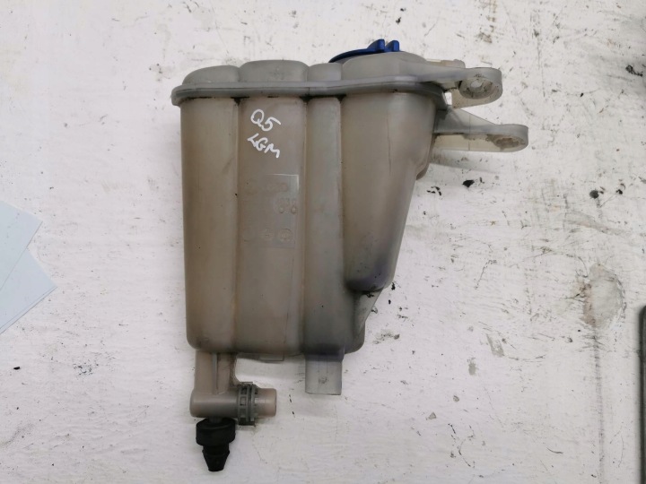 water tank AUDI Q5 8R 8K0121403C 2.0 TDI