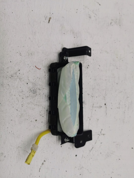 airbag kolenny airbag HYUNDAI I40 569703Z200RY