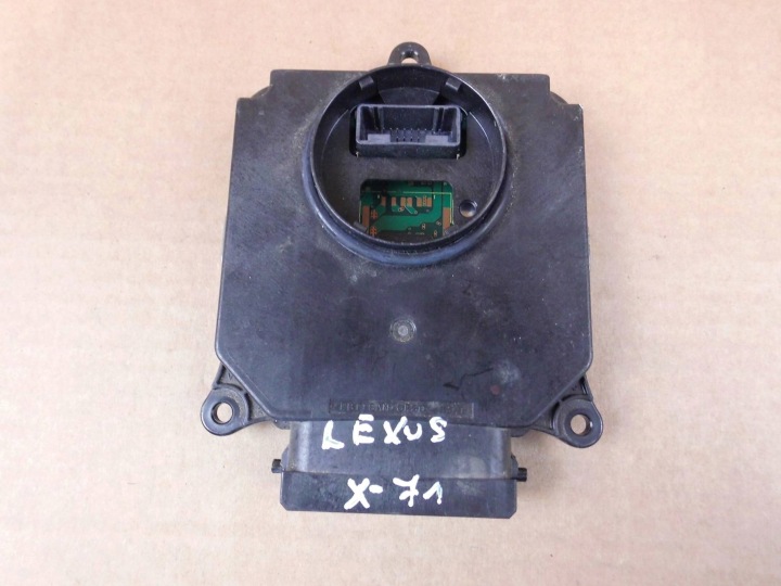 Lexus NX300H Module Ordinateur Unité de contrôle poziomowania Lumières XENON 8990878021