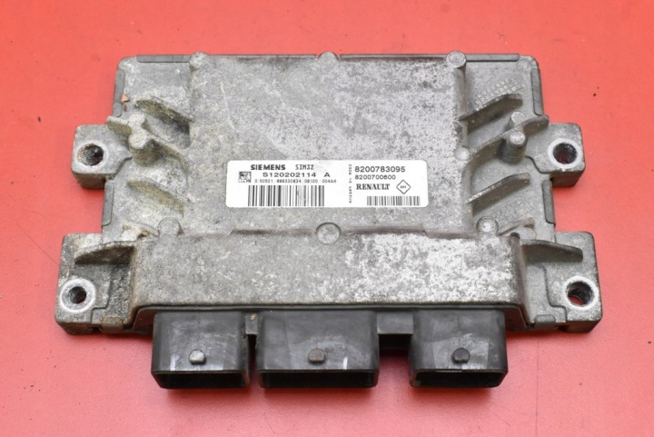 Unité de contrôle Ordinateur Moteur 8200783095 RENAULT MODUS et 1.2 16V 100 KM 07-12