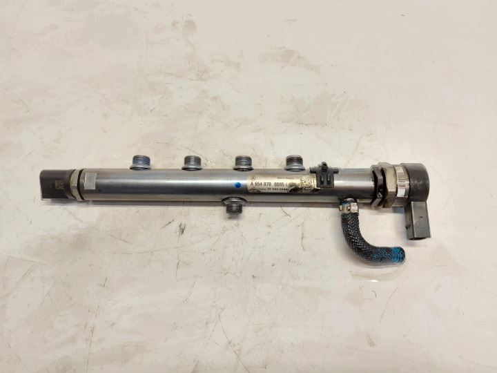 MERCEDES W213 2.0 CDI leiste schutzleiste wtyskowa sensor des kraftstoffsbehälters A6540700095