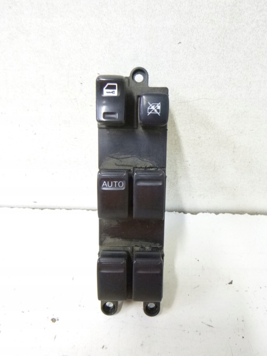 switch panel of the window left Nissan Almera N16 Lift