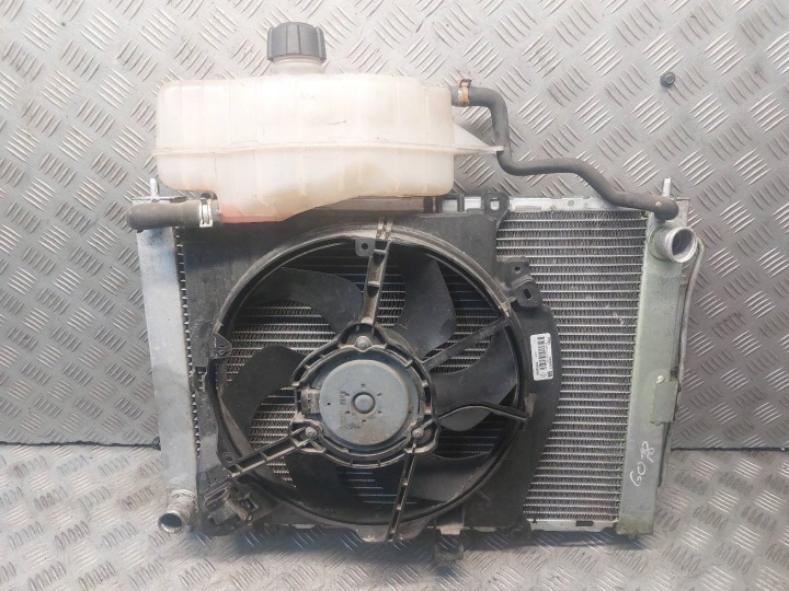 KOMPLET der Kühler + Lüfter RENAULT CLIO III LIFT 1.2 TCE