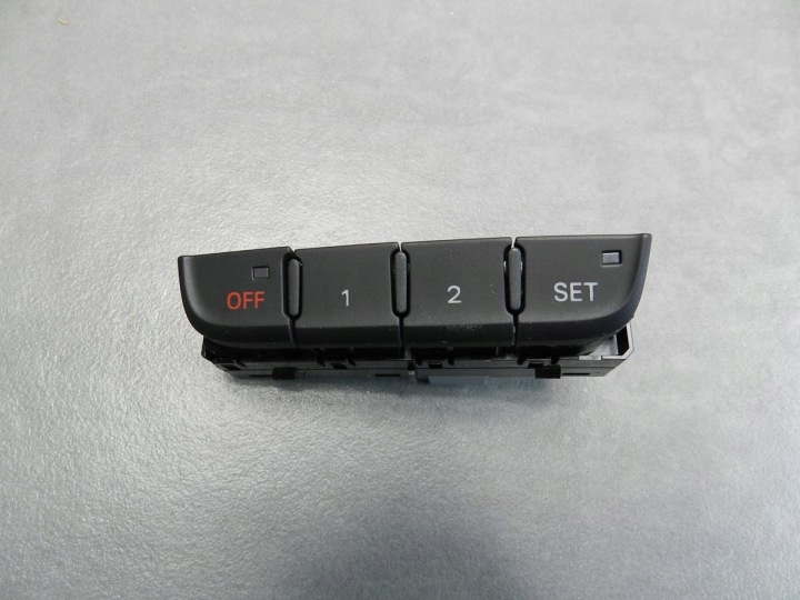 AUDI A5 8T ovladac PAMIECI sedačka 8K0959769