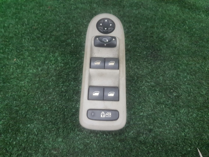 control panel of the window driver´s CITROEN C5 III 96659465