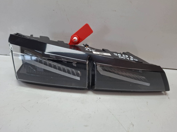 licht hinten links für die heckklappe 9835300480 PEUGEOT 308 T10 2021