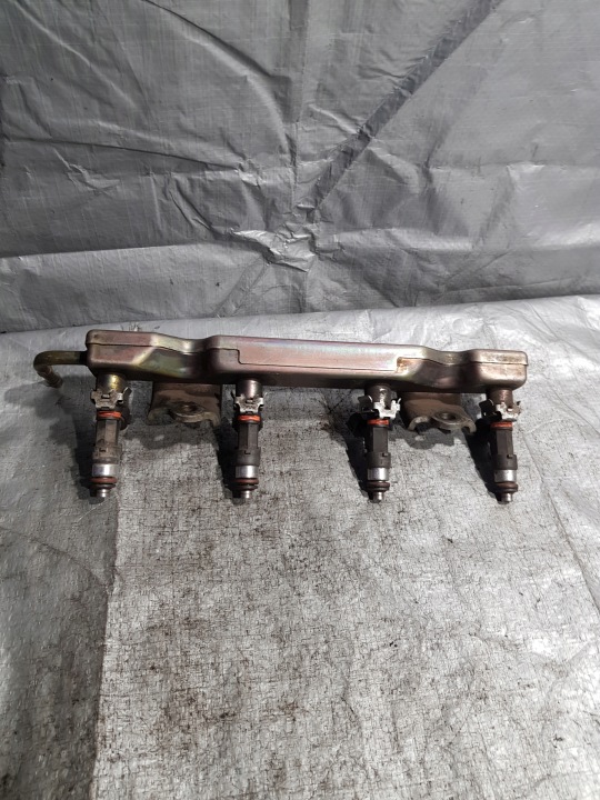 NISSAN MICRA K12 1.2 Rampe injection Injecteurs 0280158013