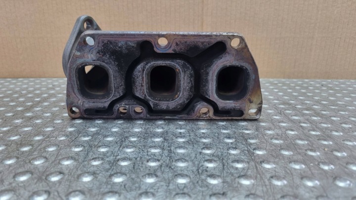 exhaust manifold left 07C253017F AUDI A8 D2 VW PHAETON 6.0 W12 BAN