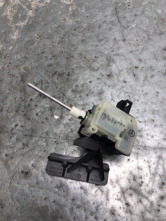 Dämpfer Klappen Tankklappe MERCEDES W211 KOMBI A2038201997