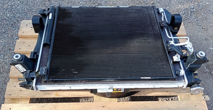 Kühler Kühler des Wassers Lüfter komplet Dodge RAM 1500 5.7 2009-2018