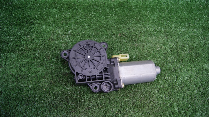Micro moteur Vitres Droite Avant Avant FORD FIESTA MK 6