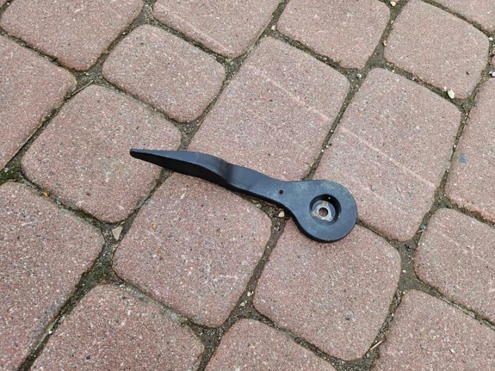 Raczka regulacji üllés prawego FIAT DOBLO II 2 1855505