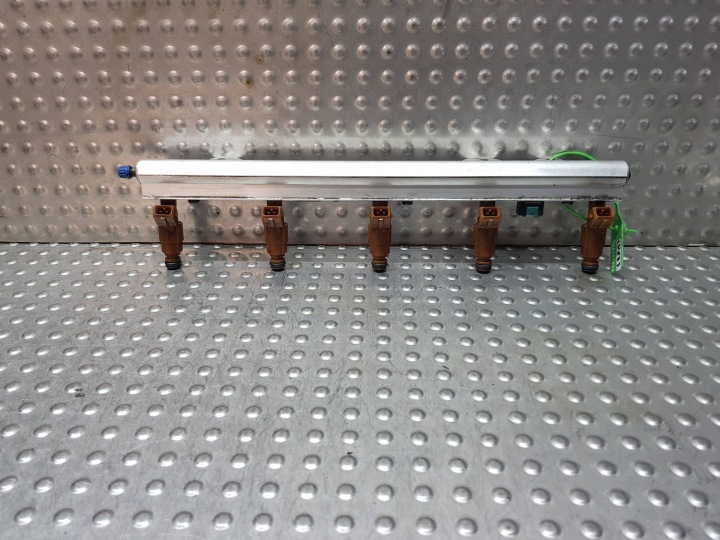 Rampe injection Injecteurs 0280155831 VOLVO S80 et V70 II XC90 et 2.0T 2.4T T6