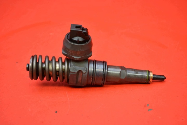 Injecteur Injecteur 038130073AG 0414720215 VW TOURAN 1 et 1.9 TDI 101KM 03-06
