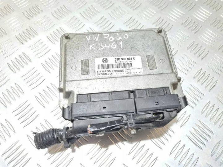 Bedienteil DES MOTORS Volkswagen Polo 4 2003 03D906032C