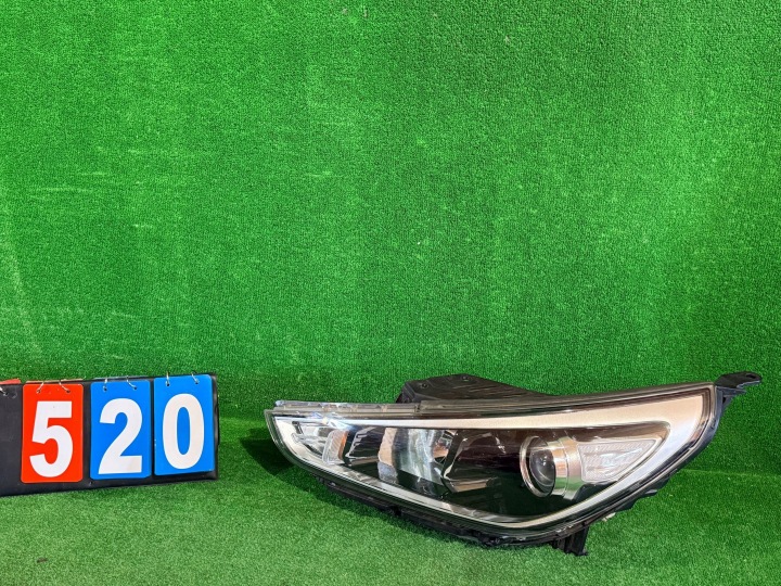 REFLEKTOR Gauche HYUNDAI I30 III Sans doswietlenia nr:520