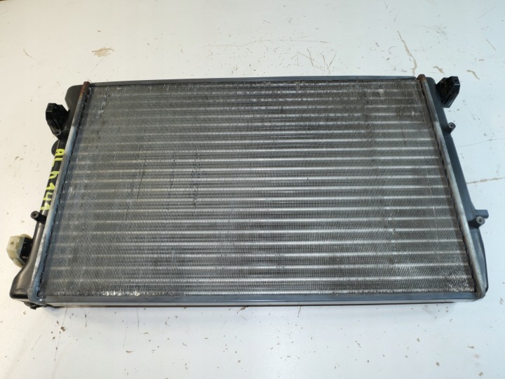 Kühler Wasserkühler VW POLO IV 9N