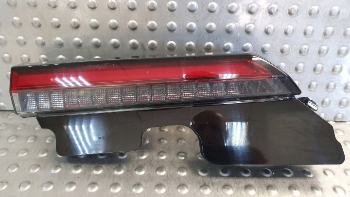 light rear part right VOLVO C40 to the bonnet 21- 32365673