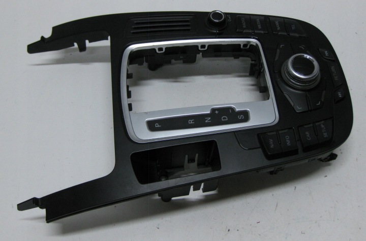 AUDI A5 PANEL stahovanie RADIEM MMI 8T919609F WFX