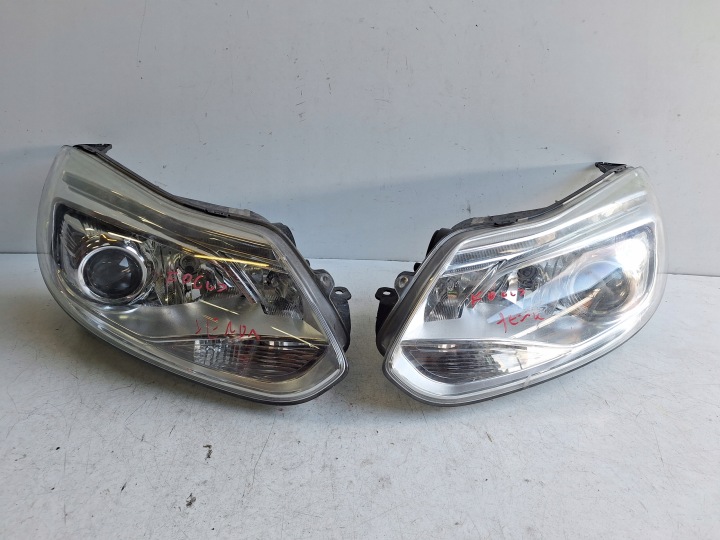 FORD FOCUS MK3 11-14 Licht links XENON UK