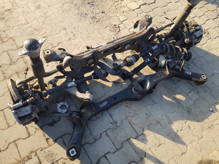 PORSCHE MACAN assale Ponte assale ASSALE ANTERIORE CULLA Sospensione mozzo braccetto posteriore 95B505235E