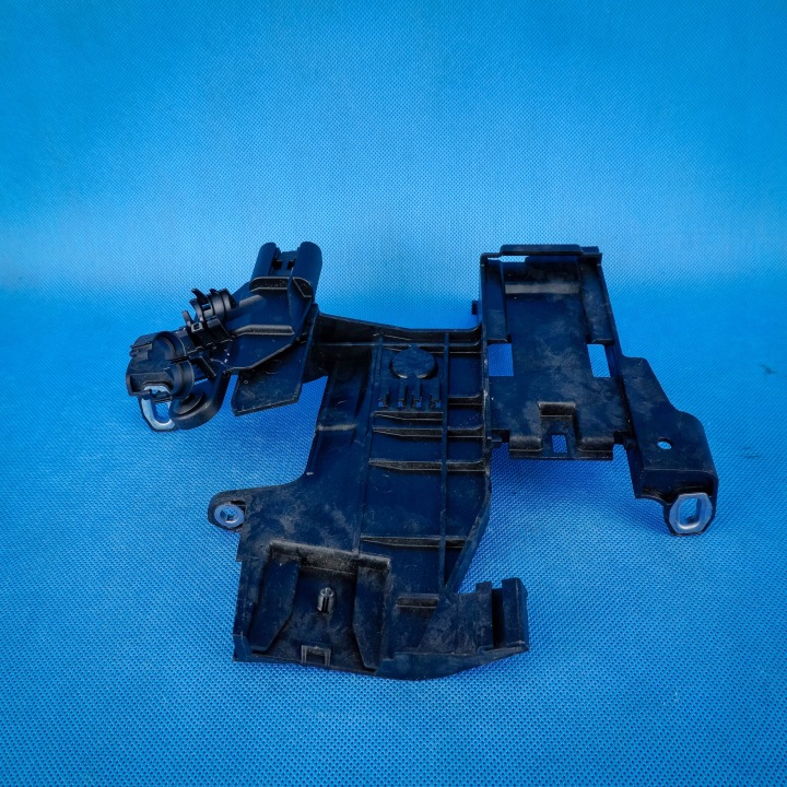 control unit retainer of the engine BMW X5 G05 X6 G06 12908663502 8663502