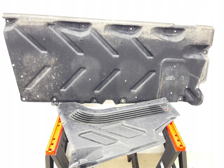 MERCEDES B-KLASA W246 cover chassis right rear part A2466840400