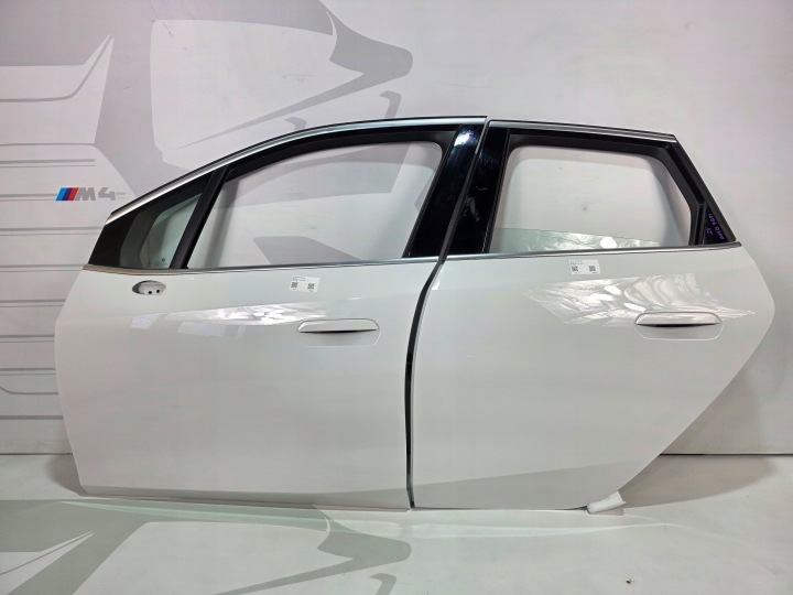 Tür links hinten BMW 2 U06 A300 ALPINWEISS