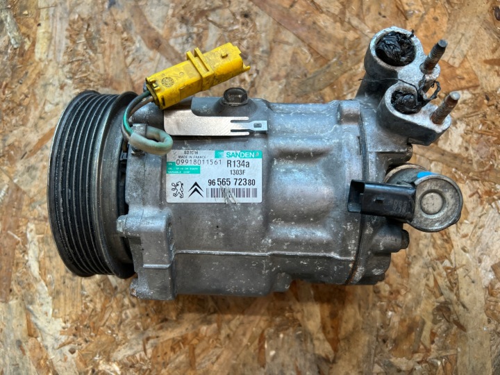 Compresseur Climatisateur air conditionné CITROEN C5 PEUGEOT 407 2.7 HDI 9656572380