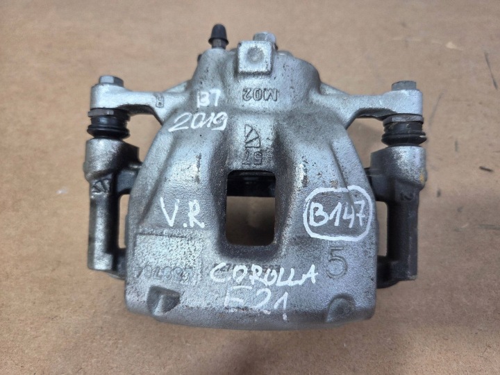Toyota Corolla E21 caliper brake front right L89764 (B147)