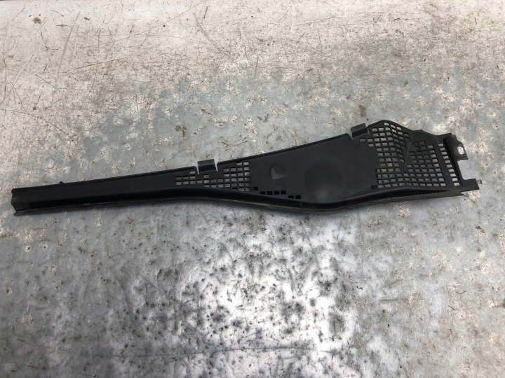 Grille égouttage Gauche DACIA SANDERO 8200294315