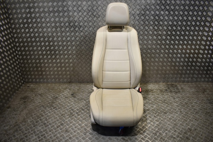Sitz vorne rechts MERCEDES W167 1